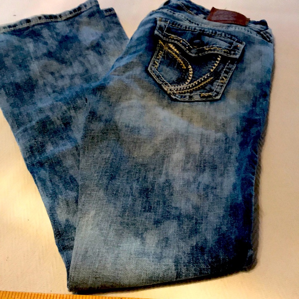Ariya jeans